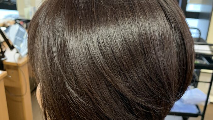 今までヘアカラー後には いつも襟足がかぶれていました ブルーヘアー 今までヘアカラー後には いつも襟足がかぶれていました ブルーヘアー